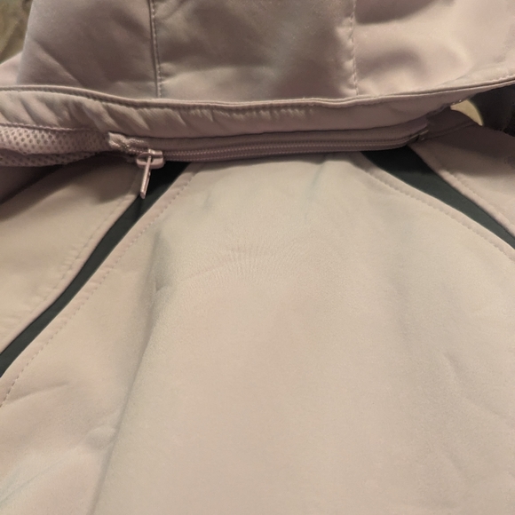 Light lavender water proof Jacket - Picture 3 of 4